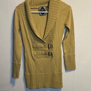 NY Collection Women's tan  v Neck Sweater with Buckle Details